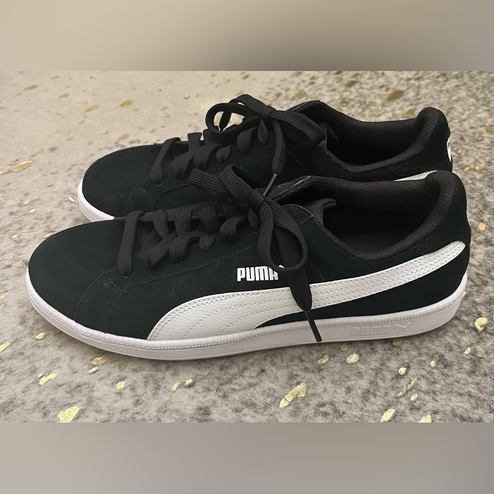 New Men’s Puma Black Suede Classic XXI Sneaker Size US 9